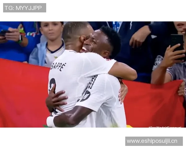 维尼修斯与恩德里克合影送祝福兄弟情深期待你早日归来